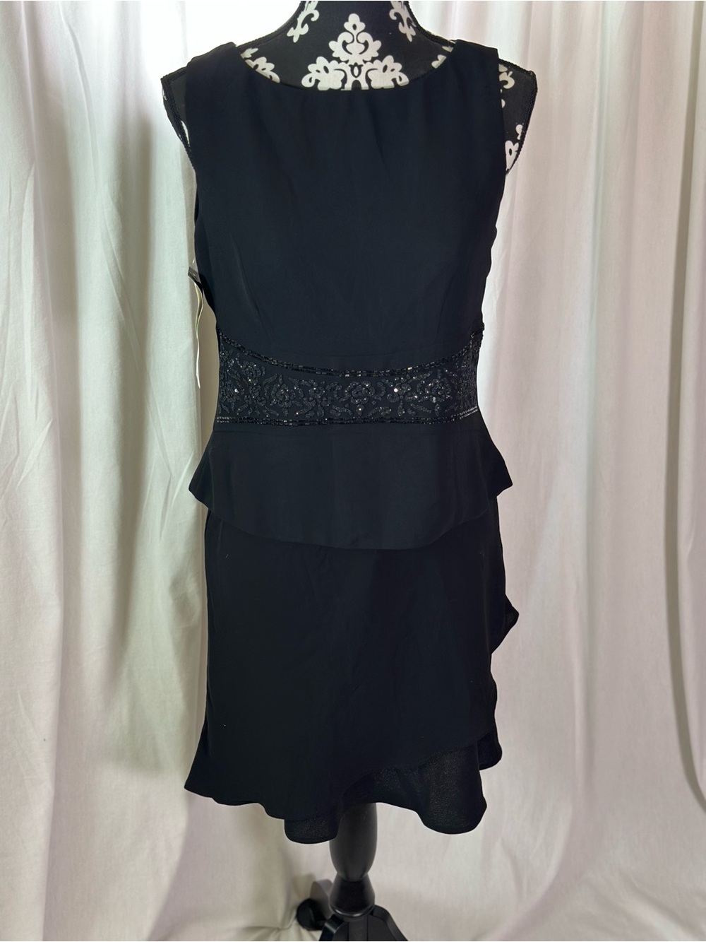Sleeveless Black Asymmetrical Peplum 2 Piece Formal Set, Dress Beaded Waist 8P